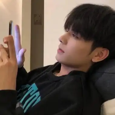 男生头像真人阳光帅气