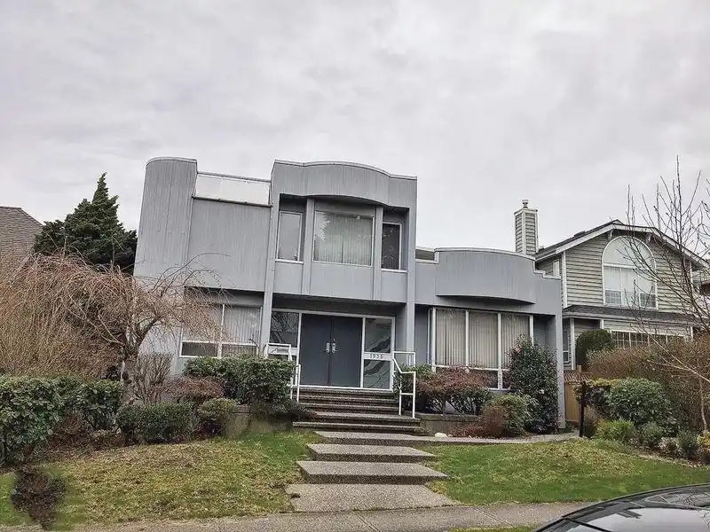 钟嘉欣携一双儿女拜年!细节曝光豪宅奢华程度,市值近半个亿