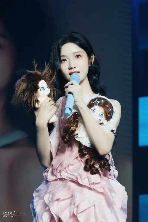 陈意涵好像在写我##陈意涵estelle1017生日快乐##陈意涵2023巡