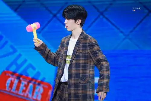 范丞丞/壁纸/ninepersent/侵权删