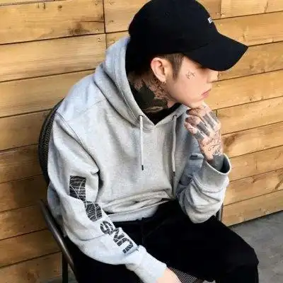 2019最潮qq头像男生霸气超拽 一个人也要踏出万马千军的气势