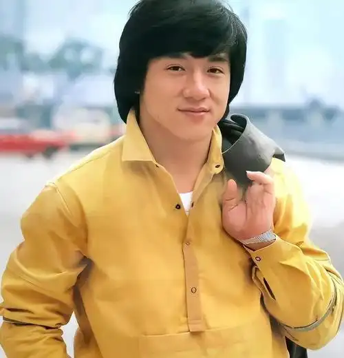 一代英雄就此落幕70岁成龙老到不敢认成功背后的付出太大