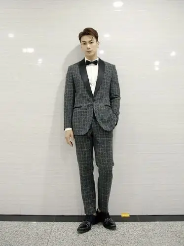 装嫩只服陈紫函39岁穿成19岁网友难怪可以俘获33岁戴向宇