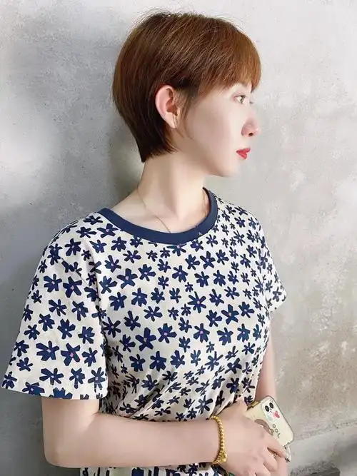 40岁左右的女性发型这样剪时尚年轻不老气