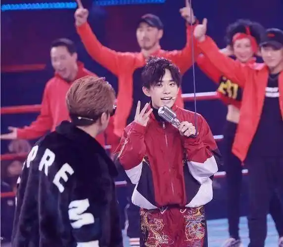 先预测一下下期节目罗志祥带领的修楼梯战队能赢,还是易烊千玺带领的