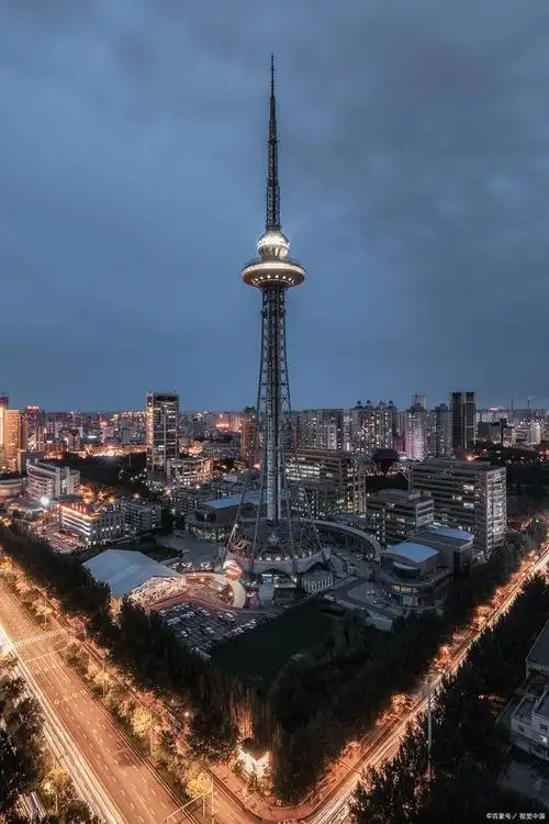天津津塔#天津天塔,位于中国天津市的一座标志性建筑,也是亚洲最高的