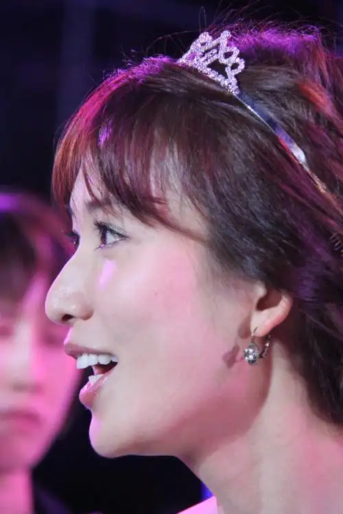 夜色中林志玲鸟巢展示靓丽形象