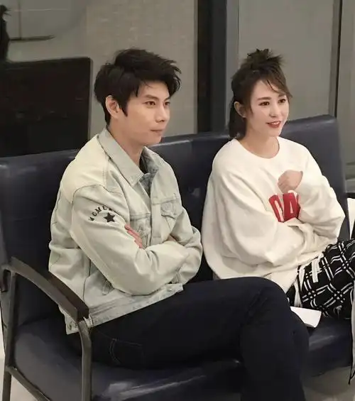 表面上女汉子的马丽其实是个时髦精还与艾伦一起现场直播铁锅炖自己