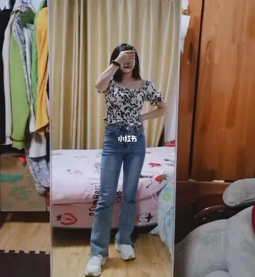 身高150  体重90斤左右(每天都在假装减肥试图感动我的肉)小腿围32.