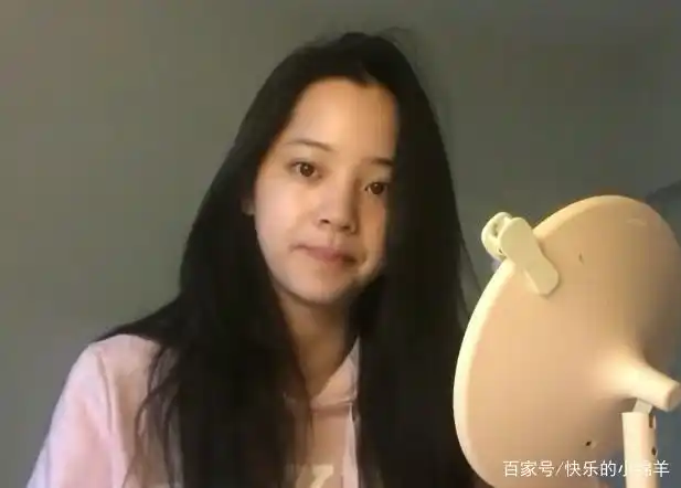 19岁欧阳娜娜肌肤赛雪,卸妆是秘诀,完美诠释美貌与勤奋息息相关