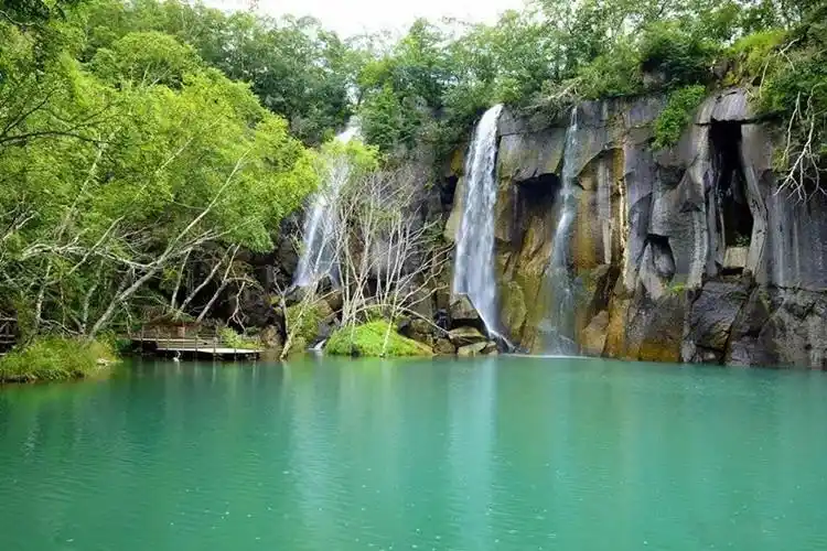 长春起止 长白山2日游 长白天池 魔界观光漂流 长白飞瀑 绿渊潭.