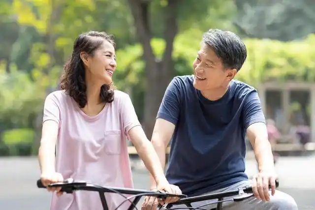 人到中年,让人感到悲哀的是什么?明白得太迟,清醒得太晚!