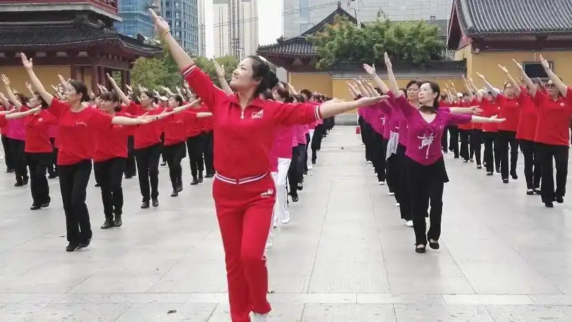 浦雪梅接触广场舞已经有超过十年的时间.