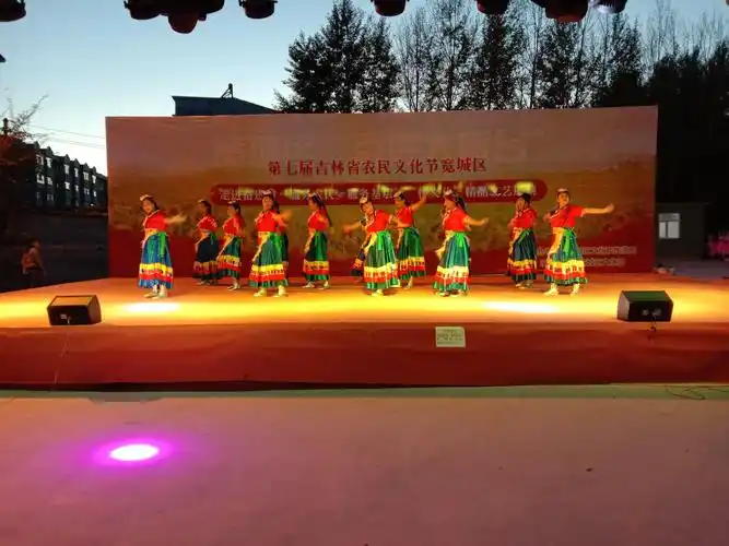 南广街道举办"百姓大舞台"——广场文化惠民专场文艺演出