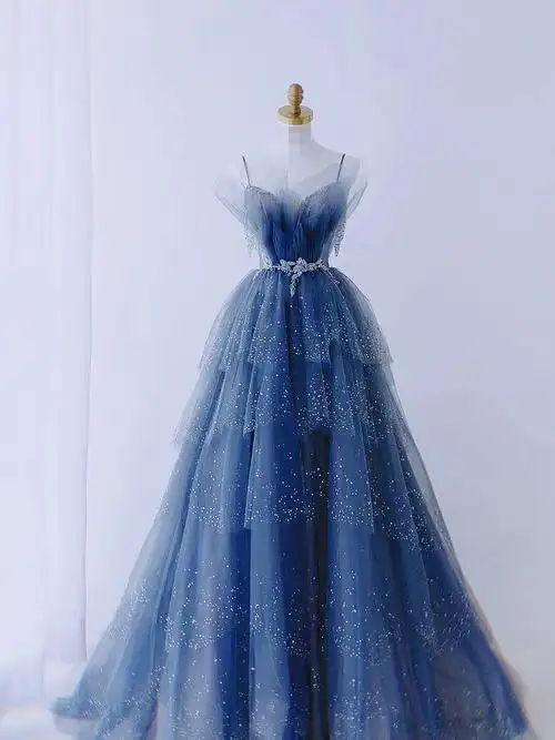 蓝色经典 | 高级出众的迷雾蓝礼服