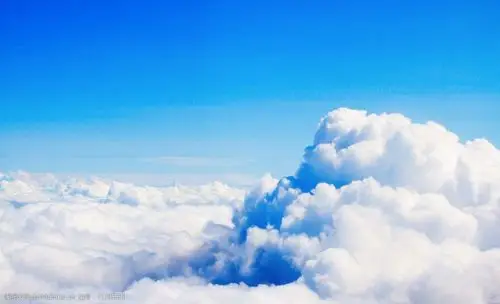 关键词:天空云彩 云彩 云朵 航拍 天空 风景 自然景观 自然风光 摄影