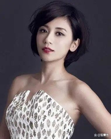 然而,对于圆脸女生来说,选择适合的发型并不是一件容易的事情.