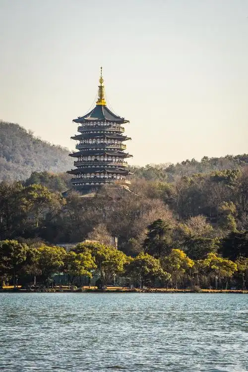 雷峰塔的由来是什么?