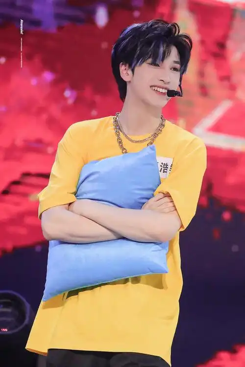 615盖楼166目标6000严浩翔快乐大本营严浩翔接招吧前辈严浩翔时代