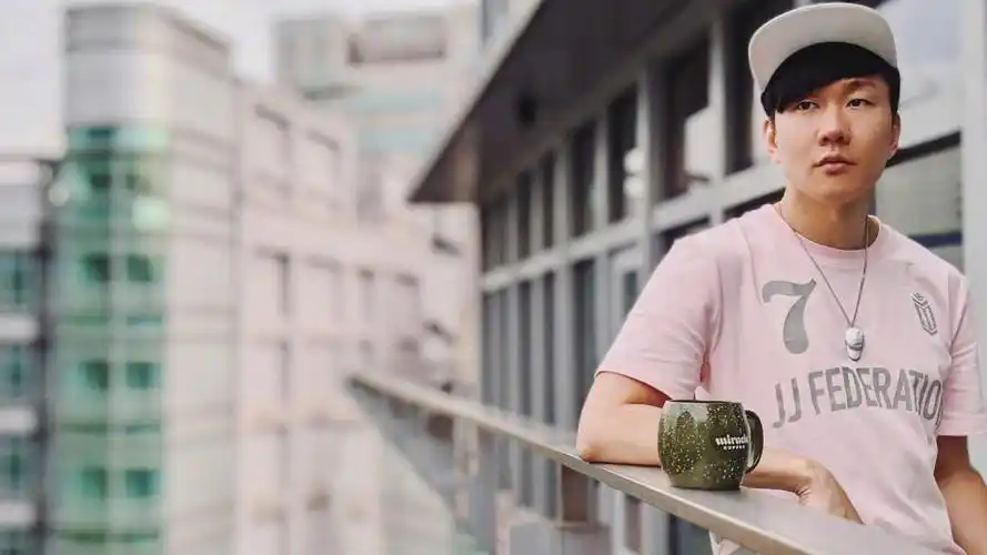 林俊杰简约帅气写真,高清图片,壁纸-桌面城市