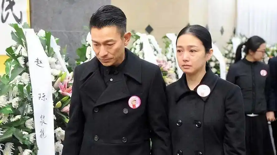 刘德华结婚15年首次澄清妻子不叫朱丽倩