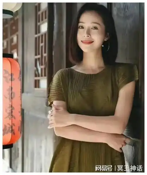 江一燕新扮相引热议,神似叶童引网友热议|娱乐圈|二级演员_网易订阅