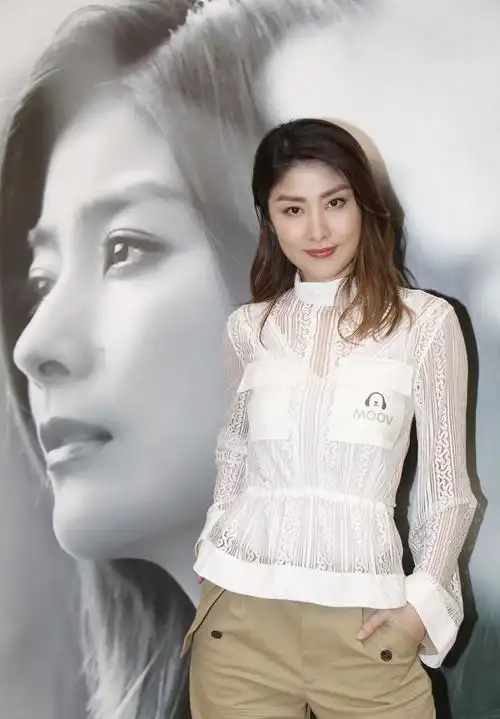 《最佳位置》《一切很美只因有你》《最爱演唱会》《花花宇宙》《谁愿