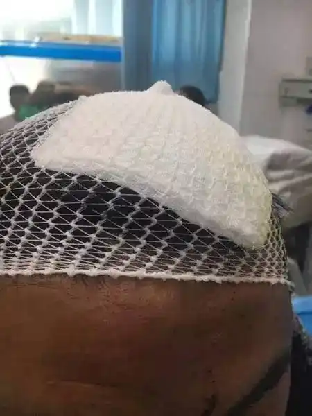 张家口饿了么送餐员随身携带甩棍送外卖,一言不合就将一对夫妻打伤