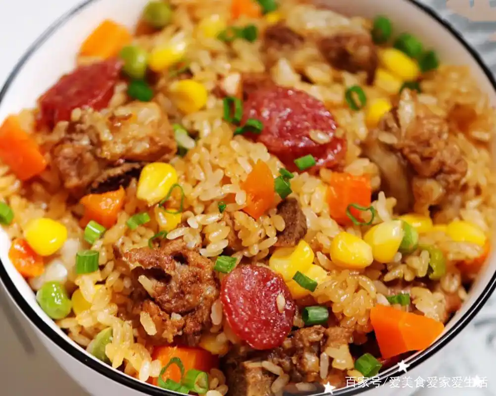 电饭锅煲仔饭,排骨腊肠焖饭,味道超赞!