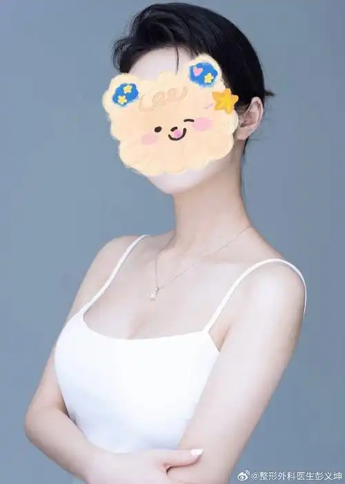 什么样的胸算好看?隆胸只是为了增大吗?"为什么我年纪轻轻就下垂了?