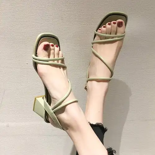 2020年夏季新款凉鞋女露趾百搭韩版高跟鞋粗中跟职业鞋白领简约少 米