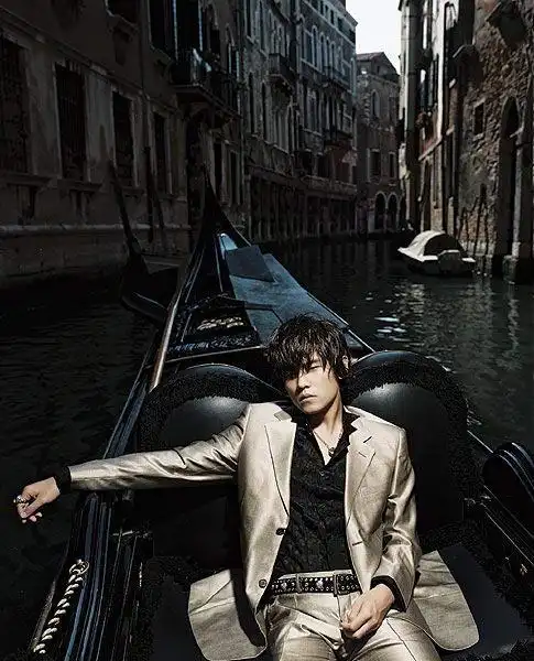 周杰伦 《11月的肖邦》写真