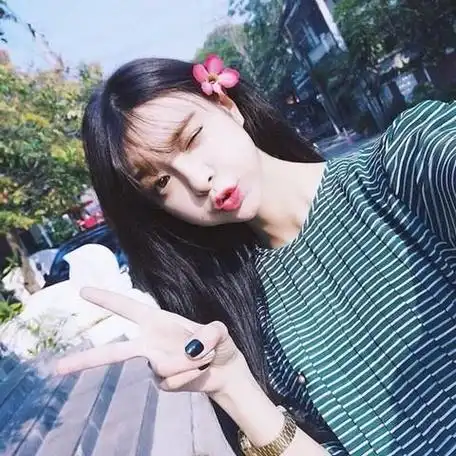 女孩比耶头像原图真人 女生头像图片大全 -【爱个性】