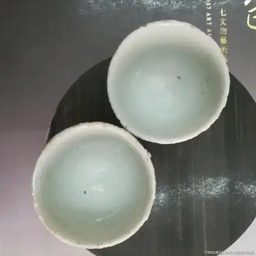 民国德化窑梅花高足杯一对