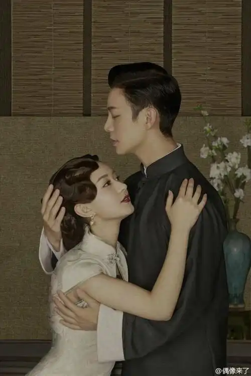 【中国韵】美● 旗袍 偶像来了 何炅 赵丽颖