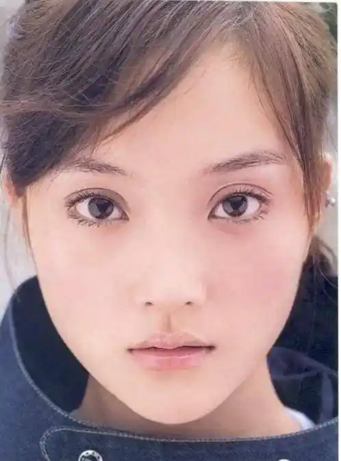 她3岁出道,12岁留学17岁成影后爆红,39岁为生活做出镜_李小璐_李晨