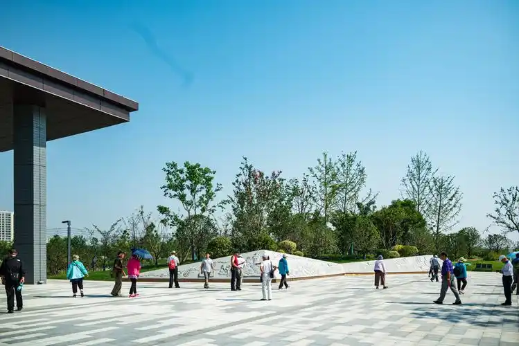 午后,安排参观"虞姬公园".