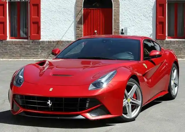 全球"最贵"的法拉利,晚上也有专人保护,车牌能抵一辆兰博基尼