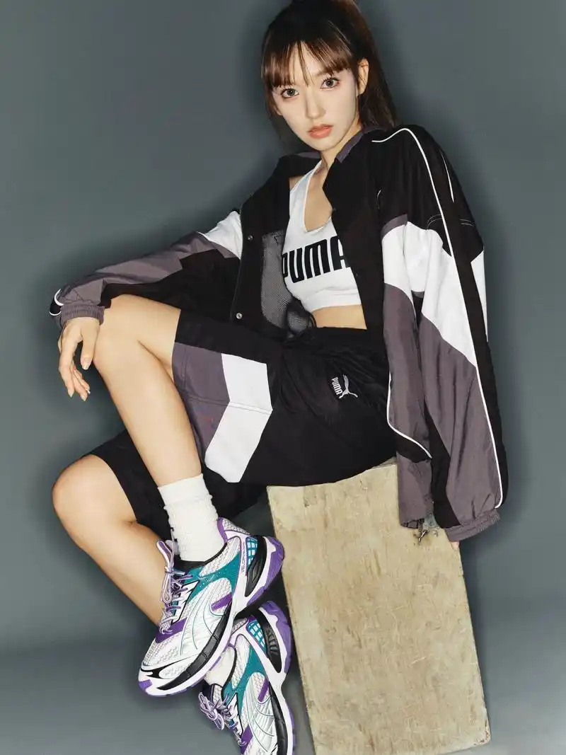 程潇运动装大长腿性感写真