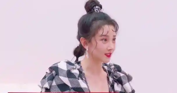 《浪姐》总决赛分组出炉,陈小纭婉拒那英,周笔畅排兵布阵引争议_姐姐