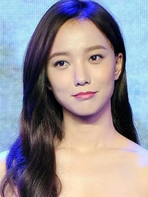 "一指禅"6年后,再看王珞丹处境,才懂白百客从来不是她的威胁