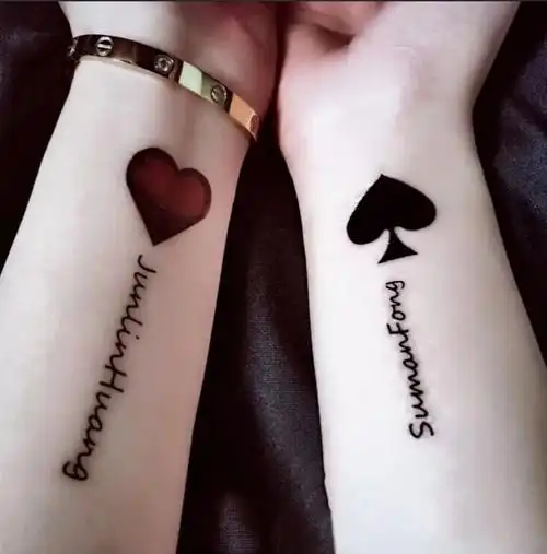 适合情侣有趣的手部纹身图案手部纹身