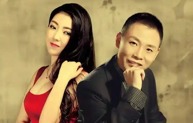 知名歌手祁隆回应家暴事件晒一家三口合照我就当你为了孩子吧