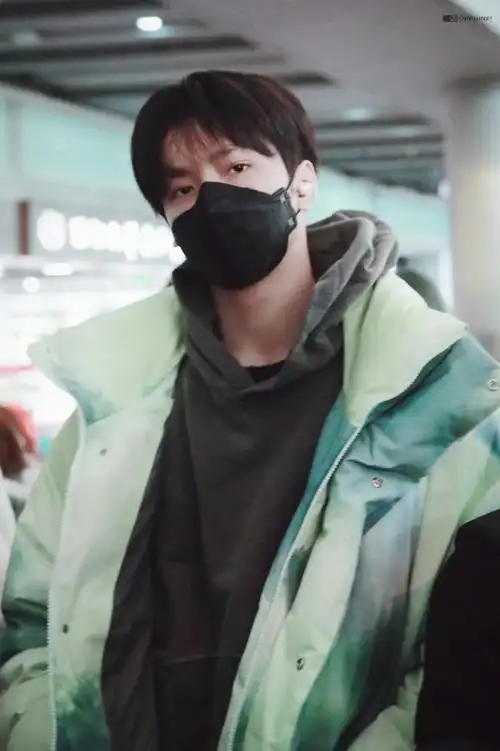 刘耀文无限超越班#lyw#刘耀文的那年今日#20201207 | 上海7615