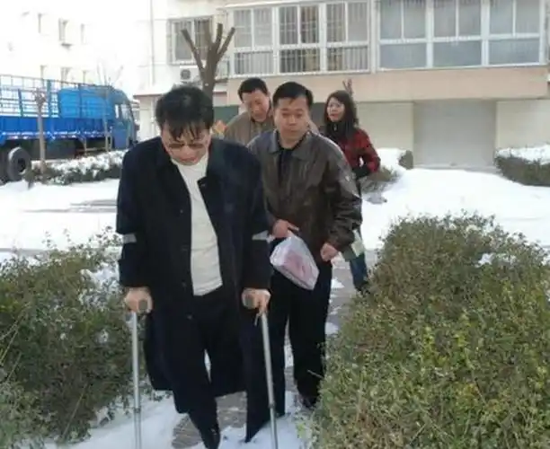 越战老兵徐良春晚一唱成名,之后却意外卷入杀人案,闹得妻离子散