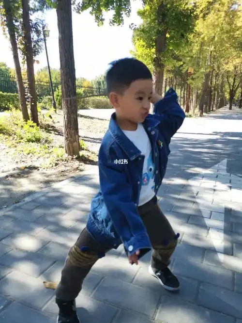 四岁孩子锁门,怎么办