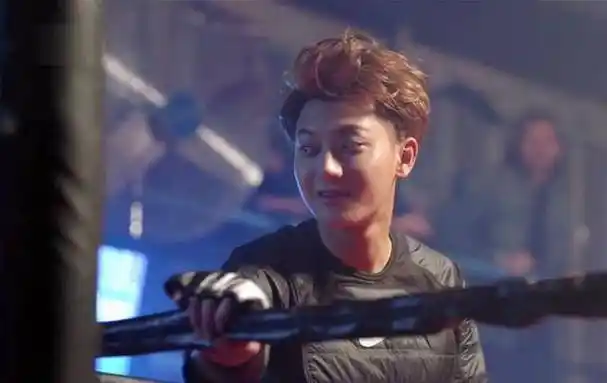 杨幂黄子韬忘年尬恋,谈判官告诉大家什么叫"姨母般的微笑"_情侣_外甥