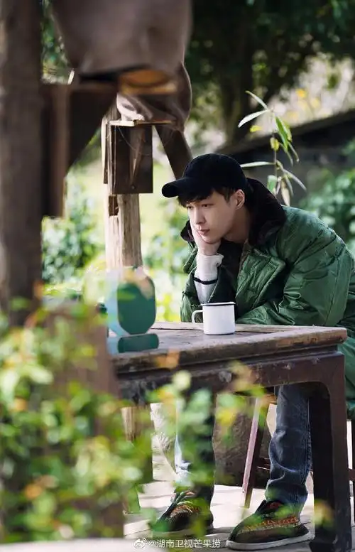 张艺兴生图##张艺兴向往的生活