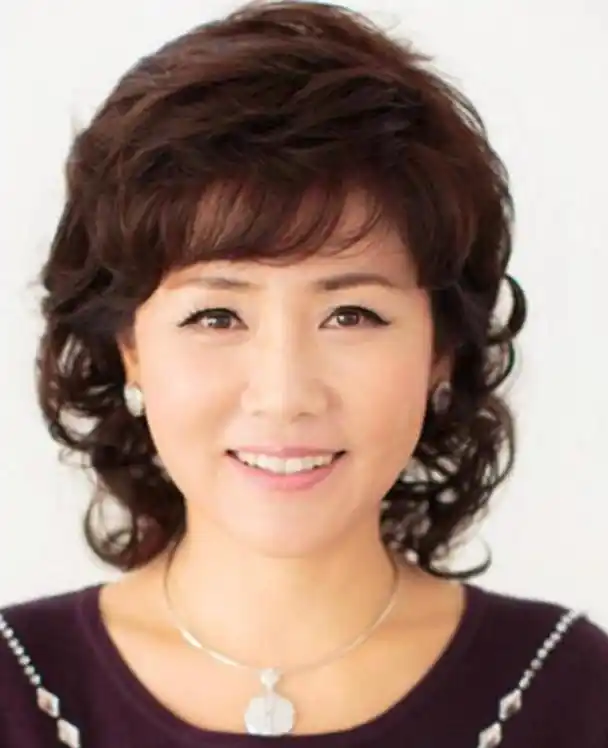 正所谓,发型是人的第二张脸.