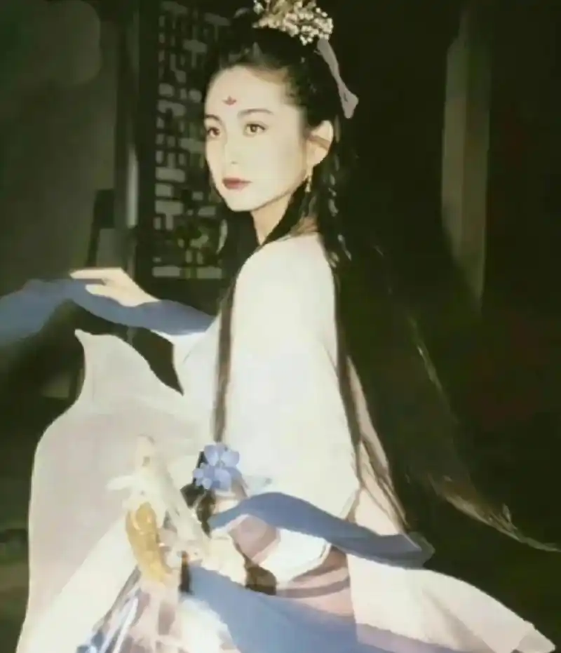 超级珍贵!林青霞最美古装剧照曝光,仙气十足,美哭了!